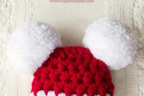 Baby Santa Claus Pompom Hat – Free Crochet Pattern
