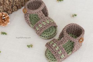 Apple Orchard Baby Sandals Crochet Pattern